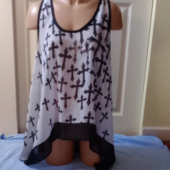 Dots Black and White Skull Top, 1X - Picture 1 of 10